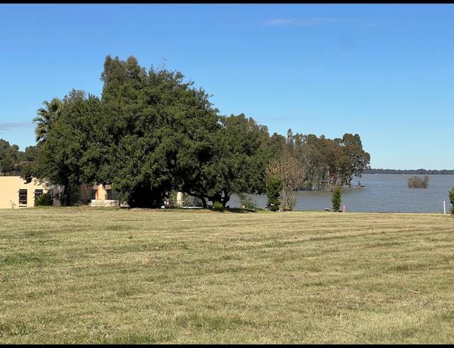 2 BEDROOM HOUSE FOR SALE IN HARTBEESFONTEIN AH